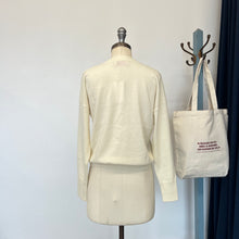 Charger l'image dans la galerie, Chandail en cachemire House of Liberty col rond crème