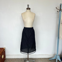 Charger l'image dans la galerie, Jupe Ganni à franges à perles