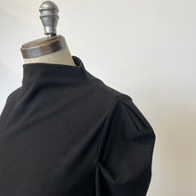 Charger l'image dans la galerie, Chandail à manches bouffantes Marigold par Marilyne Baril