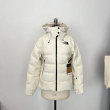 Charger l'image dans la galerie, Manteau The North Face en duvet Cirque
