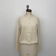 Charger l'image dans la galerie, Cardigan en cachemire House of Liberty crème