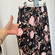 Charger l'image dans la galerie, Pantalon en soie à fleurs rose et brune Laura Urbinati