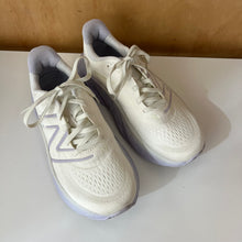 Charger l'image dans la galerie, Chaussures unisexe de course New Balance Fresh Foam X More v4