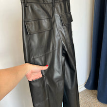 Charger l'image dans la galerie, Pantalon faux cuir Nude