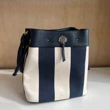 Charger l'image dans la galerie, Sac à main sceau Marti Kate Spade - Les Mal-Aimés ❤️🩹