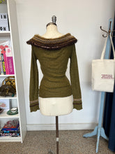 Charger l'image dans la galerie, Chandail vintage épaules dénudées Buffalo David Bitton