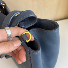 Charger l'image dans la galerie, Sac à main en cuir bleu Allyn Dagne Dover