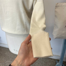 Charger l'image dans la galerie, Chandail en cachemire House of Liberty col rond crème