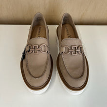 Charger l'image dans la galerie, Chaussures loafers beige Caprice