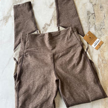 Charger l'image dans la galerie, Legging Keep Moving taille haute Truffle Rose Buddha *Nouvelle taille*