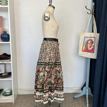 Charger l'image dans la galerie, Jupe fleurie vintage Star