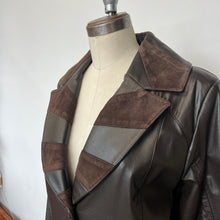 Charger l'image dans la galerie, Manteau en cuir brun Lavoie Morin cuir et fourrures