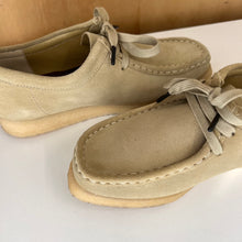Charger l'image dans la galerie, Chaussures en suédine Clarks