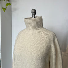 Charger l'image dans la galerie, Chandail en laine d'alpaga The Group Babaton