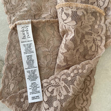 Charger l'image dans la galerie, Culotte dentelle rétro Chai Hanky Panky