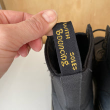 Charger l'image dans la galerie, Bottes Dr Martens Combs