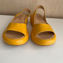 Charger l'image dans la galerie, Sandales en cuir Mago