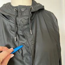 Charger l'image dans la galerie, Manteau imperméable unisexe Rains - Les Mal-Aimés ❤️🩹