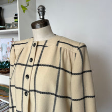 Charger l'image dans la galerie, Manteau vintage en laine Valentino Miss V