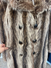 Charger l'image dans la galerie, Manteau de fourrure vintage