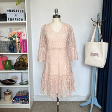 Charger l'image dans la galerie, Robe en dentelle Savannah Shades Marc Aurel