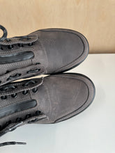 Charger l'image dans la galerie, Bottes unisexe à glissière Combs Jungle Dr. Martens