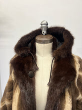 Charger l'image dans la galerie, Manteau de fourrure vintage