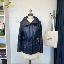 Charger l'image dans la galerie, Manteau mi-saison Akris punto