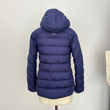 Charger l'image dans la galerie, Manteau Rab en duvet Infinity Alpine - Les Mal-Aimés ❤️🩹