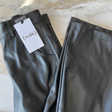Charger l'image dans la galerie, Pantalon faux cuir Nude