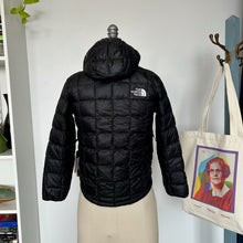 Charger l'image dans la galerie, Manteau à capuchon ThermoBall The North Face