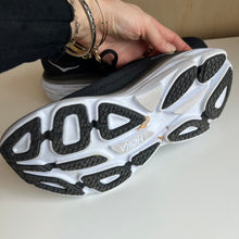 Charger l'image dans la galerie, Chaussures de course de route Hoka Bondi 8
