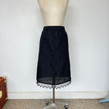 Charger l'image dans la galerie, Jupe Ganni à franges à perles