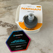 Charger l'image dans la galerie, Bouteille d'eau souple Nathan Soft Flask 20oz