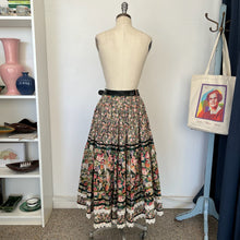 Charger l'image dans la galerie, Jupe fleurie vintage Star