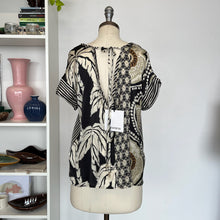 Charger l'image dans la galerie, Ensemble blouse et short en soie Shirta Porter