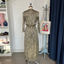 Charger l'image dans la galerie, Robe imprimé doré Scarlet Roos