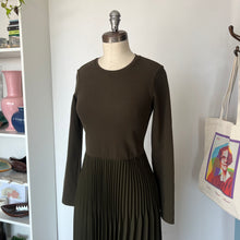 Charger l'image dans la galerie, Robe kaki Uniqlo