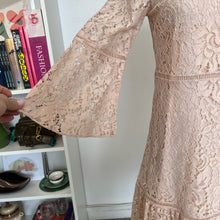 Charger l'image dans la galerie, Robe en dentelle Savannah Shades Marc Aurel