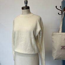 Charger l'image dans la galerie, Chandail en cachemire House of Liberty col rond crème