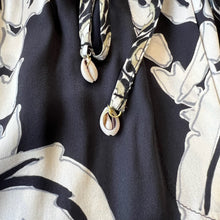 Charger l'image dans la galerie, Ensemble blouse et short en soie Shirta Porter