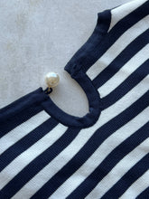 Charger l'image dans la galerie, Chandail Edward Achour Paris - Les Mal-Aimés ❤️🩹