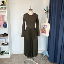 Charger l'image dans la galerie, Robe kaki Uniqlo