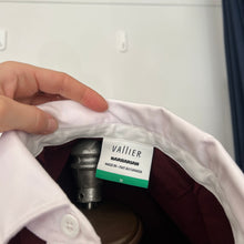 Charger l'image dans la galerie, Chandail polo unisexe Vallier x Barbarian