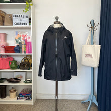 Charger l'image dans la galerie, Manteau de pluie Alta Vista The North Face - Les Mal-Aimés ❤️🩹