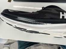 Charger l'image dans la galerie, Chaussures de course sur route Clifton 9 Hoka - Les Mal-Aimés ❤️🩹