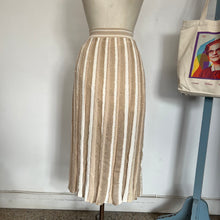 Charger l'image dans la galerie, Jupe lignée scintillante D. Exterior