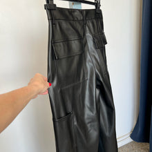 Charger l'image dans la galerie, Pantalon faux cuir Nude