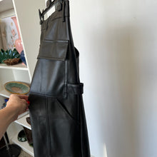 Charger l'image dans la galerie, Pantalon faux cuir Nude