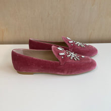 Charger l'image dans la galerie, Chaussures Stuart Weitzman Crystal Nova loafers